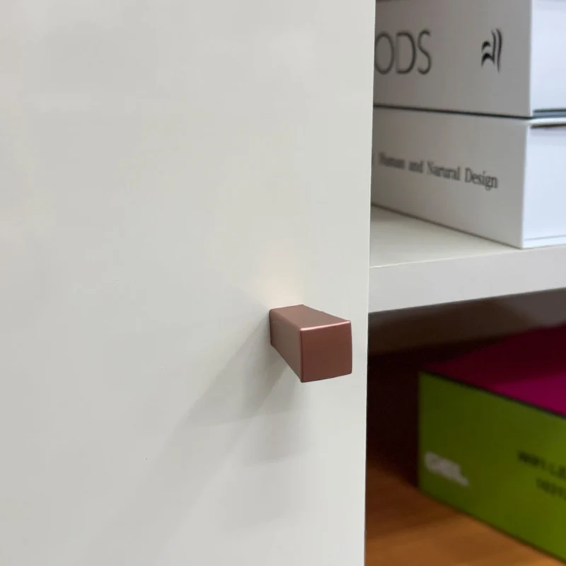 Tokoa Mesa para TV con 2 Puertas y Estantes 160cm Off White (776176)