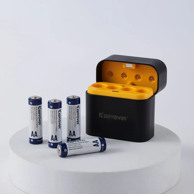 Keeppower I4 Ladegerät mit 4× 1,5V AA Li-Ion-Akkus (4700mWh) – USB-C Eingang