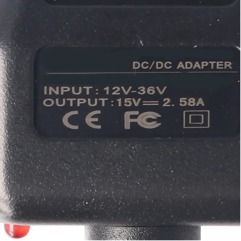 AccuCell 15 Volt KFZ-Ladekabel Microsoft Surface Pro 5, 6, 7, X Ladestrom 2,58A, Spannungen beachten, 112,5 cm Kabellänge