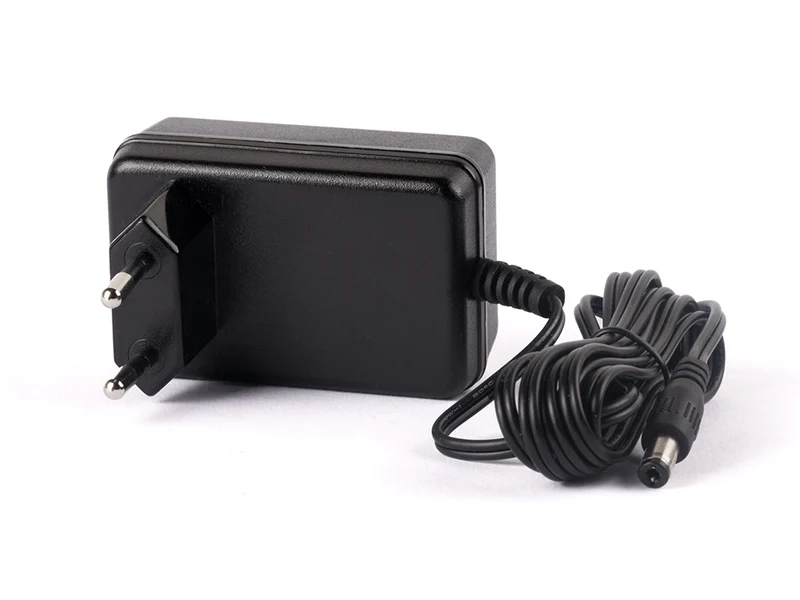 Fuyuang 1S 3,6V - 3,7V (4,2V) Li-Ion-Ladegerät 2A + DC Stecker